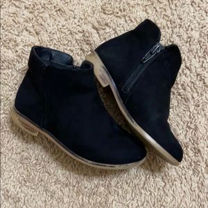 Toddler suede boots size 10